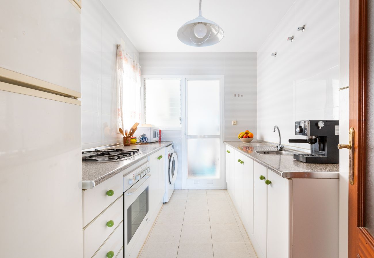 Ferienwohnung in Rincón de la Victoria - WintowinRentals 1st Line Beach, Parking and WIFI