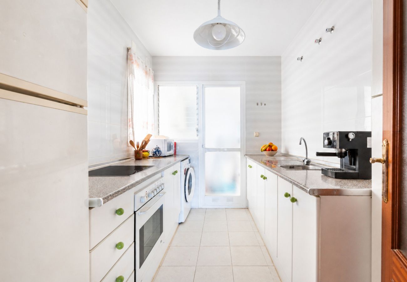 Ferienwohnung in Rincón de la Victoria - WintowinRentals 1st Line Beach, Parking and WIFI