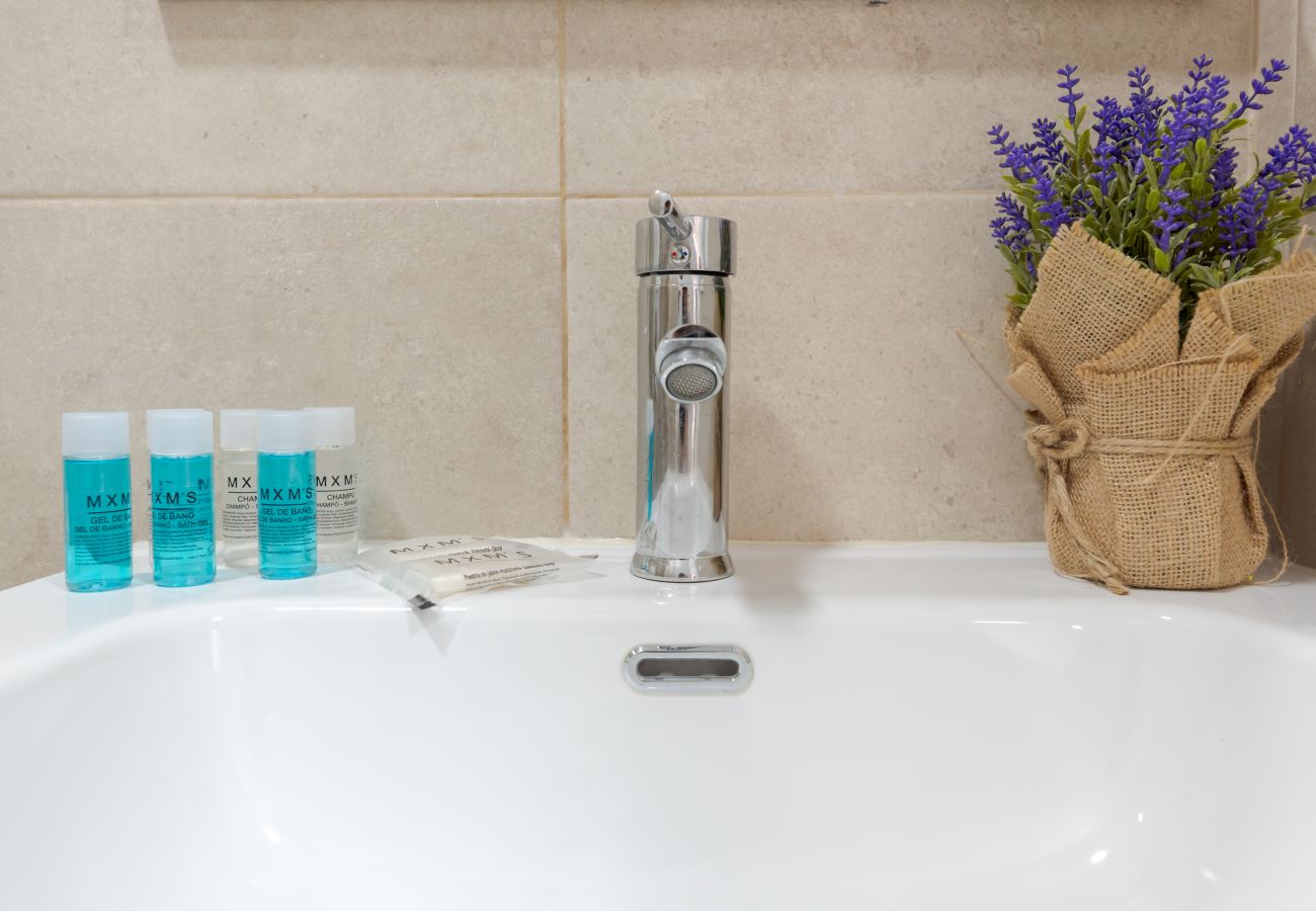 Ferienwohnung in Málaga - WintowinRentals Altamira Suites hohes Stockwerk