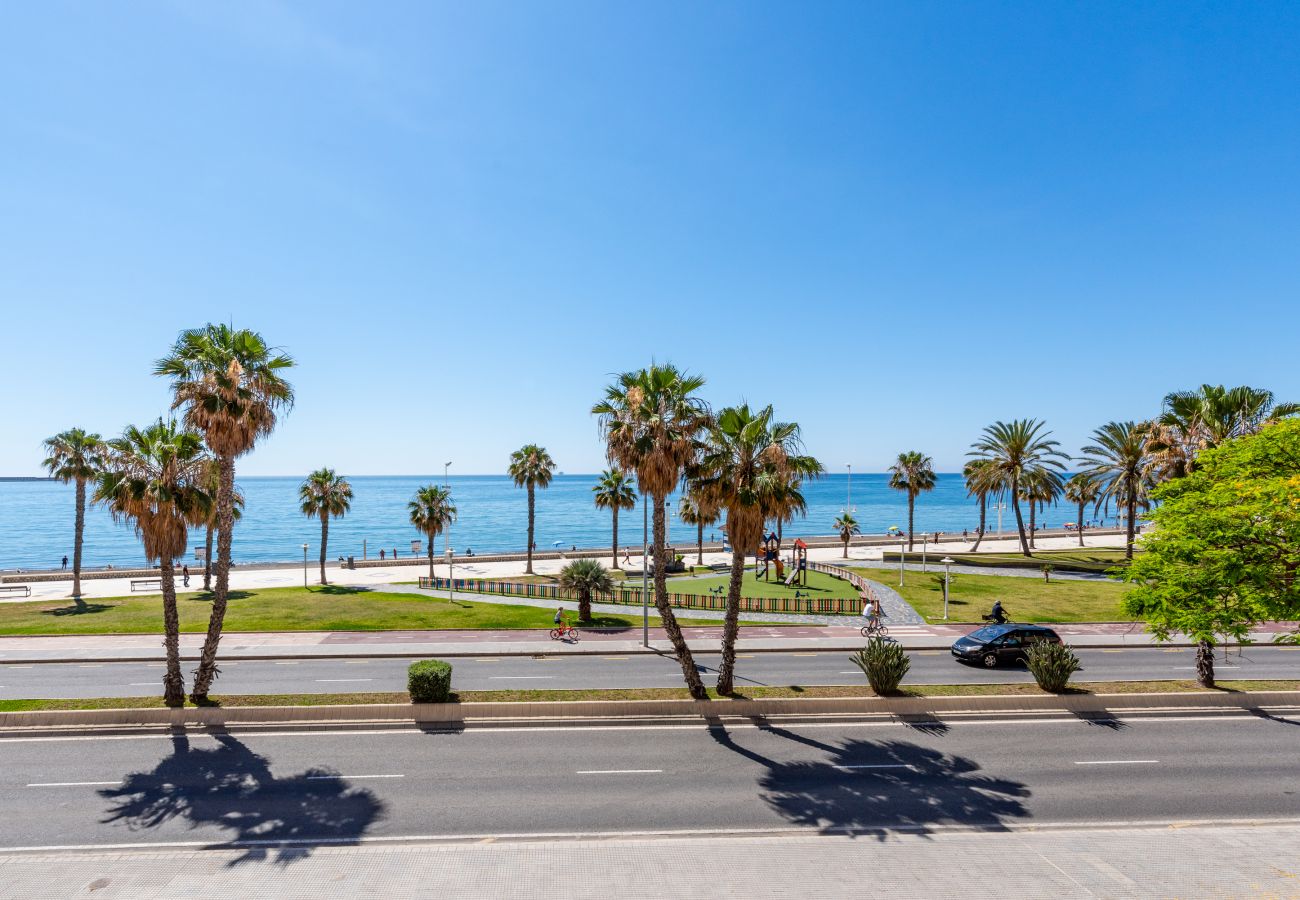 Ferienwohnung in Málaga - WintowinRentals Altamira Suites hohes Stockwerk