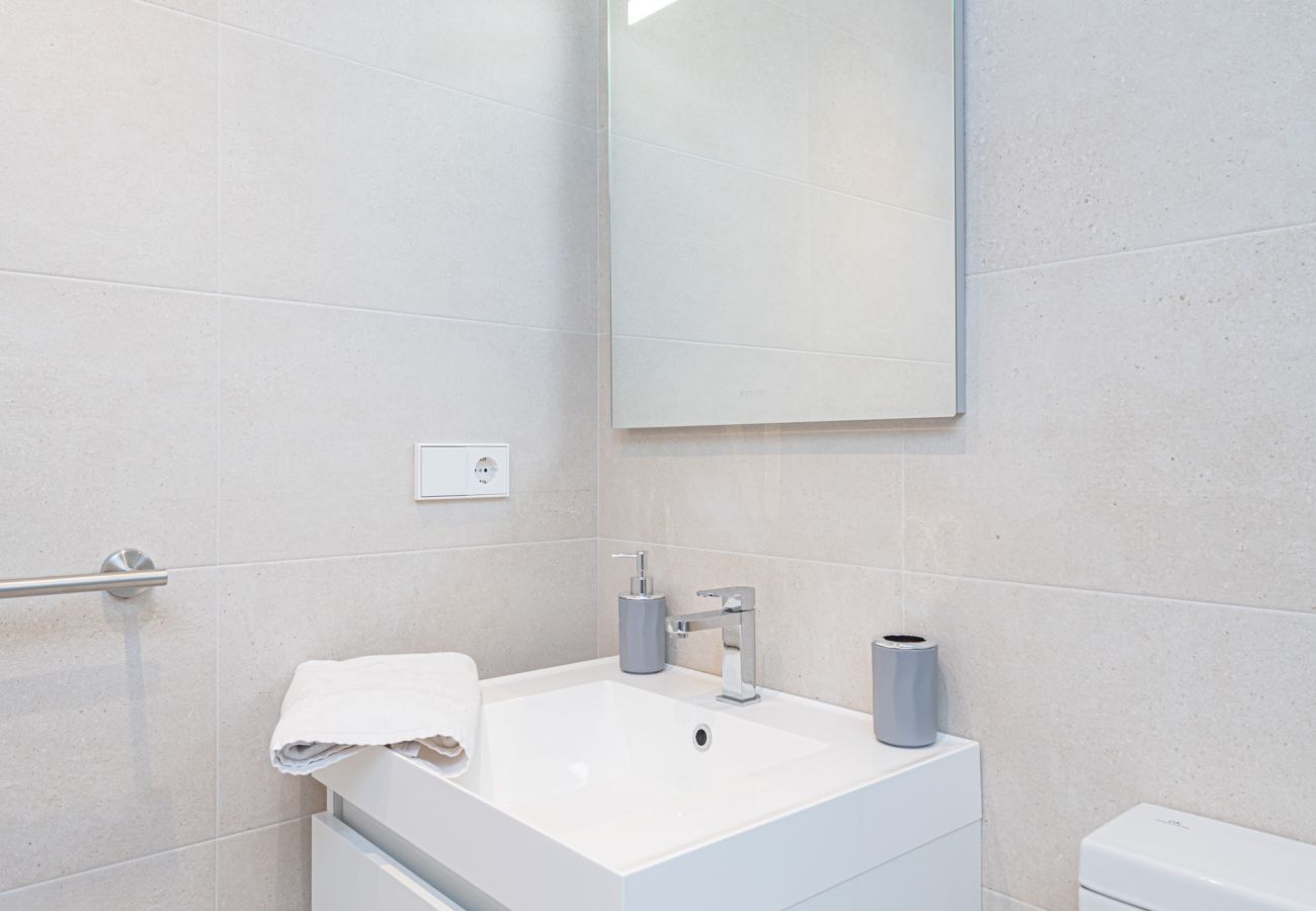 Ferienwohnung in Torre del Mar - WintowinRentals Exklusive Wohnung mit Großzügiger Terrasse im Küstenparadies von Torre del Mar