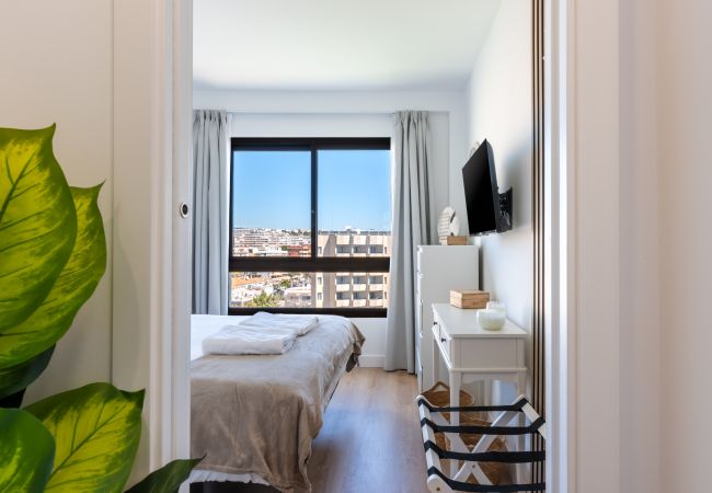  in Torremolinos - WintowinRentals Private Apartment in Ocean House with Sea Views
