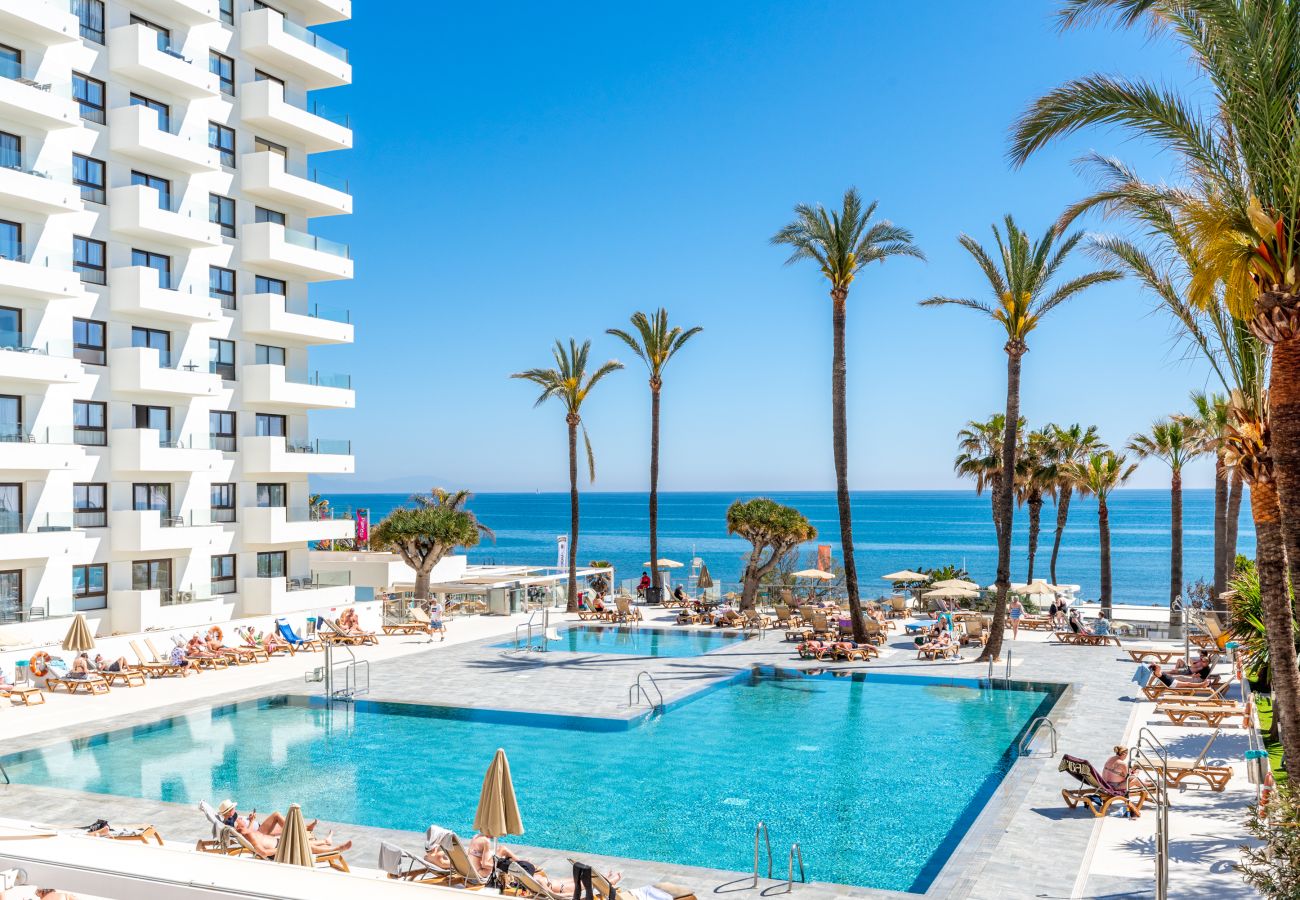 Ferienwohnung in Torremolinos - WintowinRentals Private Apartment in Ocean House with Sea Views