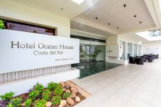 Ferienwohnung in Torremolinos - WintowinRentals Exklusive Ferienwohnung im Hotel Ocean House mit Pool und Strandzugang