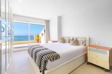 Ferienwohnung in Rincón de la Victoria - WintowinRentals Super-Penthouse direkt am Strand