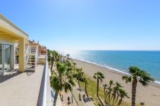 Ferienwohnung in Rincón de la Victoria - WintowinRentals Super-Penthouse direkt am Strand