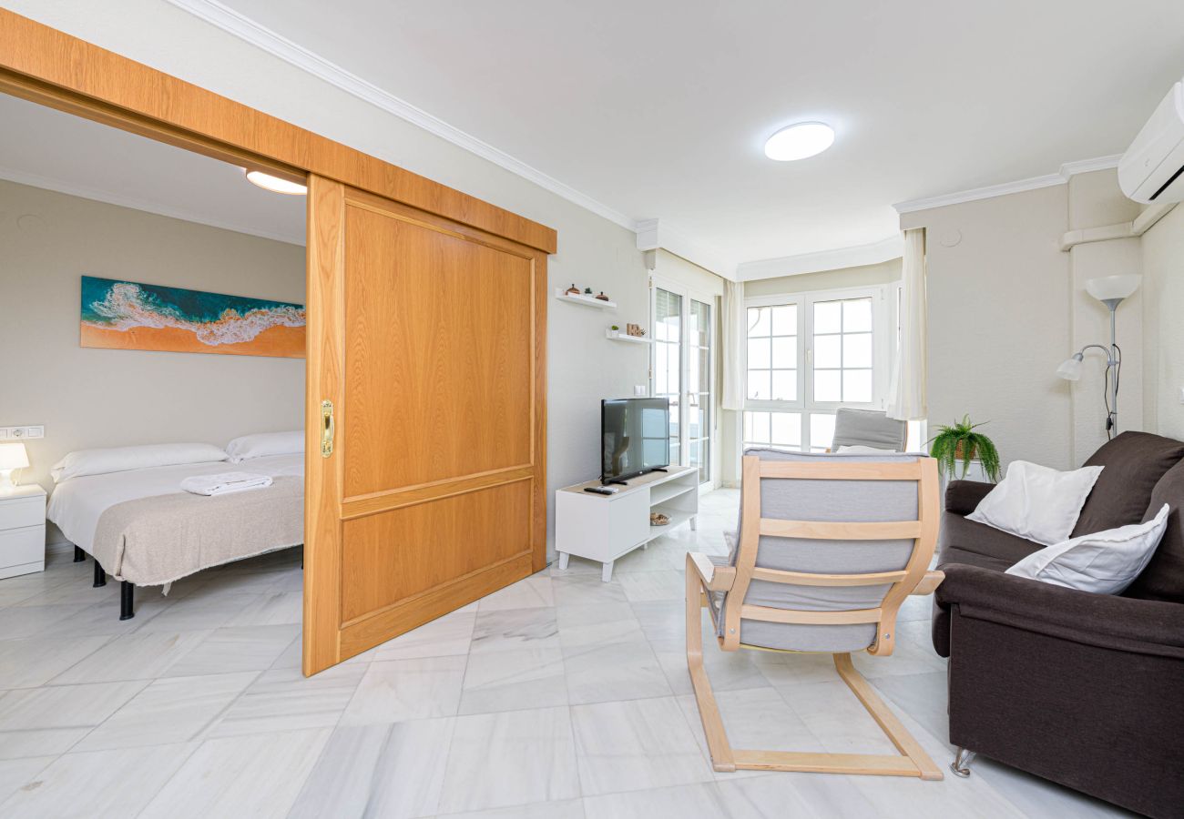 Ferienwohnung in Rincón de la Victoria - WintowinRentals Ferienwohnung direkt am Meer mit spektakulärer Aussicht