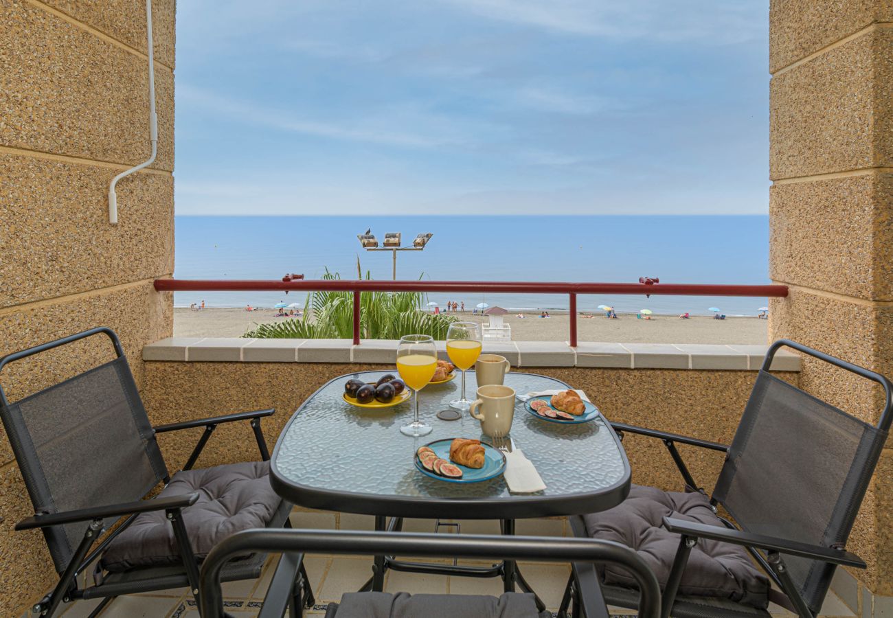 Ferienwohnung in Rincón de la Victoria - WintowinRentals Ferienwohnung direkt am Meer mit spektakulärer Aussicht