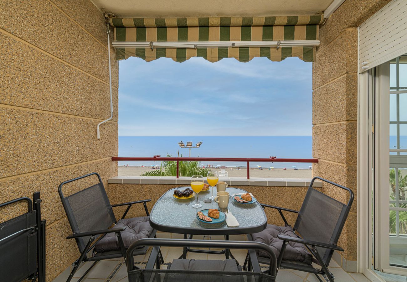 Ferienwohnung in Rincón de la Victoria - WintowinRentals Ferienwohnung direkt am Meer mit spektakulärer Aussicht