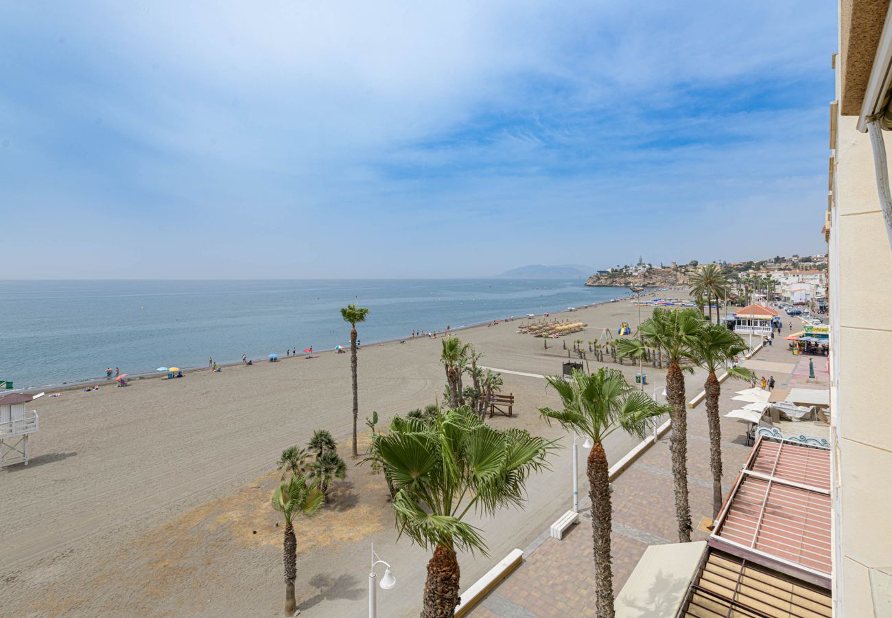 Ferienwohnung in Rincón de la Victoria - WintowinRentals Ferienwohnung direkt am Meer mit spektakulärer Aussicht