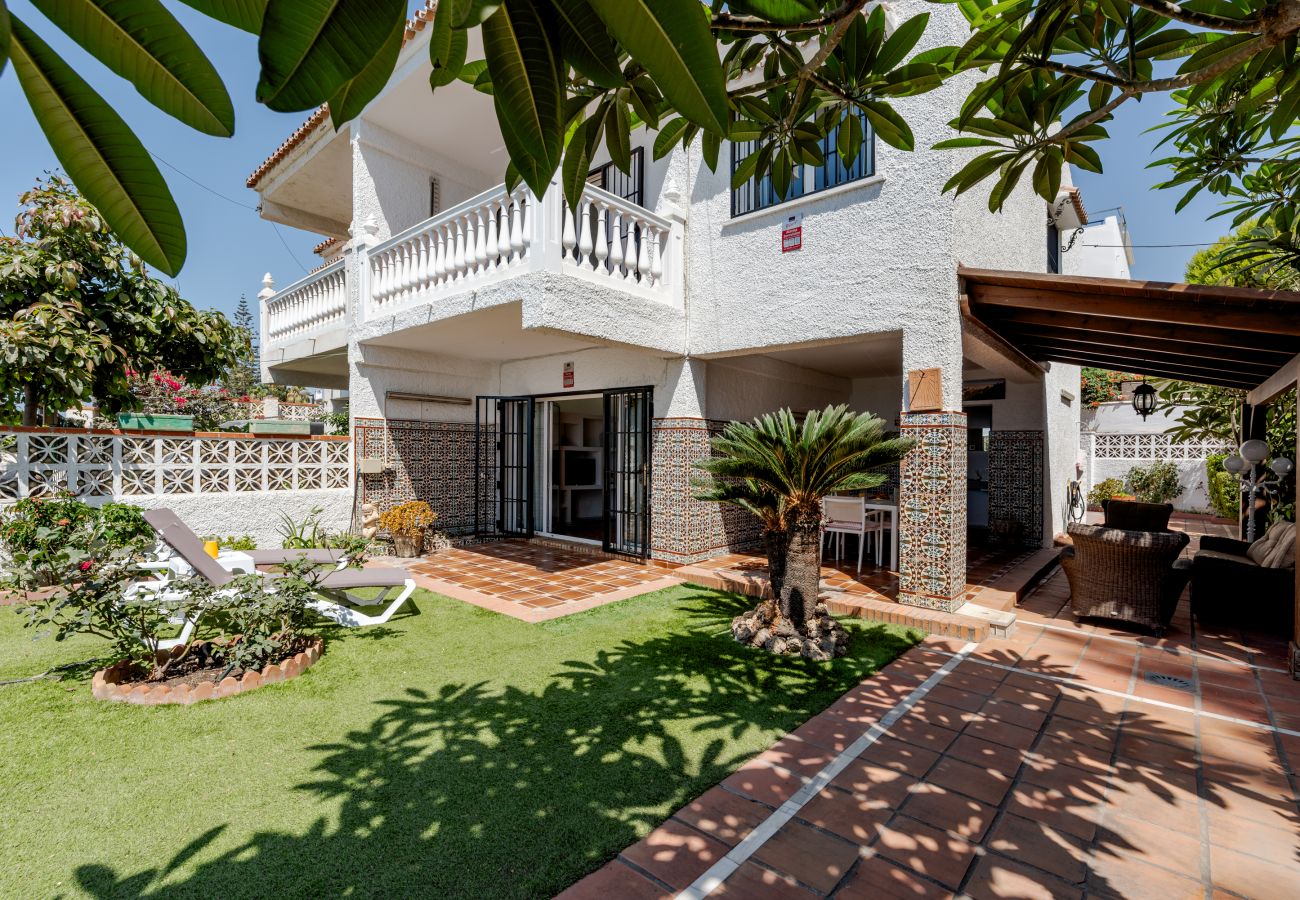 Ferienhaus in Rincón de la Victoria - WintowinRentals Maison en bord de mer avec jardin privé