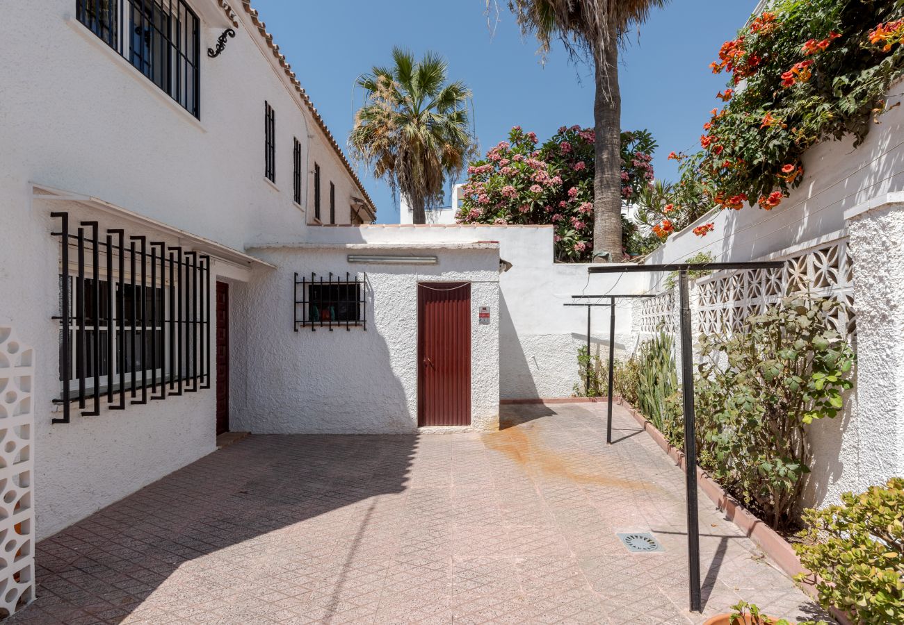 Ferienhaus in Rincón de la Victoria - WintowinRentals Maison en bord de mer avec jardin privé