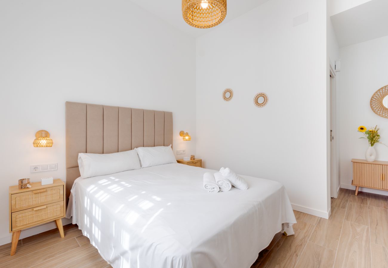 Ferienwohnung in Málaga - WintowinRentals Helle und moderne Ferienwohnung in der Nähe vom Strand von Huelin