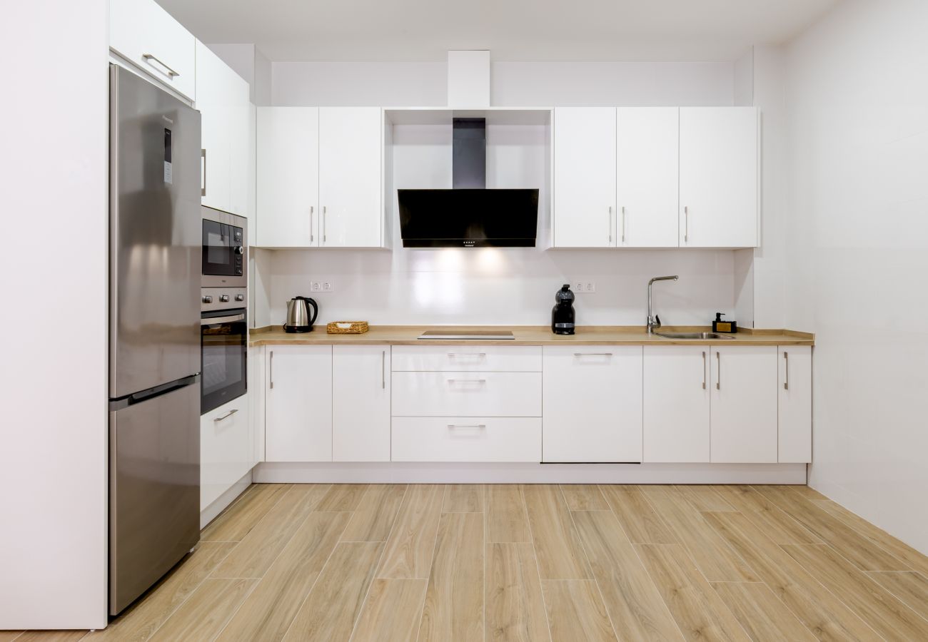 Ferienwohnung in Málaga - WintowinRentals Helle und moderne Ferienwohnung in der Nähe vom Strand von Huelin