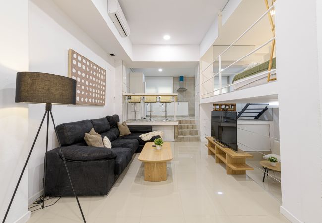 Ferienwohnung in Málaga - WintowinRentals Renoviertes Loft mit Garage neben dem Strand von Huelin Ferienwohnung in Málaga - WintowinRentals Renoviertes Loft mit Garage neben dem Strand von Huelin