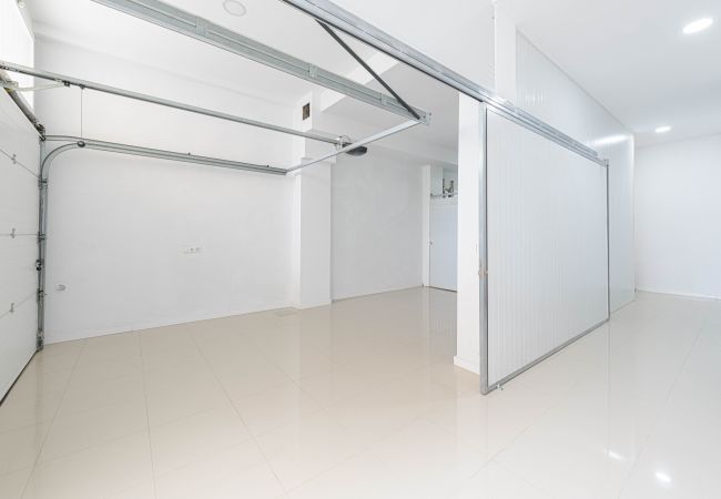 Ferienwohnung in Málaga - WintowinRentals Renoviertes Loft mit Garage neben dem Strand von Huelin Ferienwohnung in Málaga - WintowinRentals Renoviertes Loft mit Garage neben dem Strand von Huelin