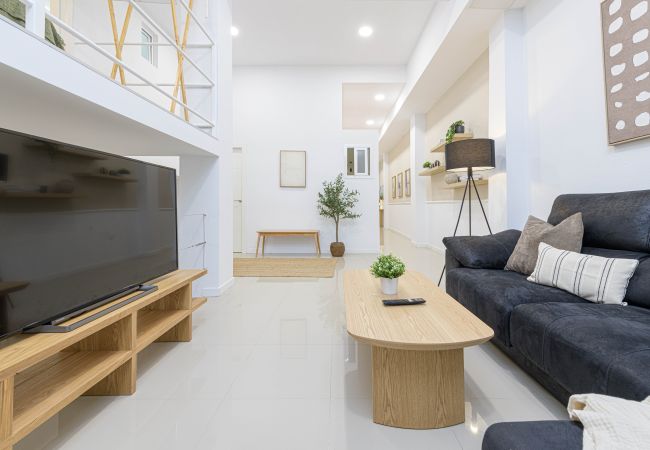 Ferienwohnung in Málaga - WintowinRentals Renoviertes Loft mit Garage neben dem Strand von Huelin Ferienwohnung in Málaga - WintowinRentals Renoviertes Loft mit Garage neben dem Strand von Huelin