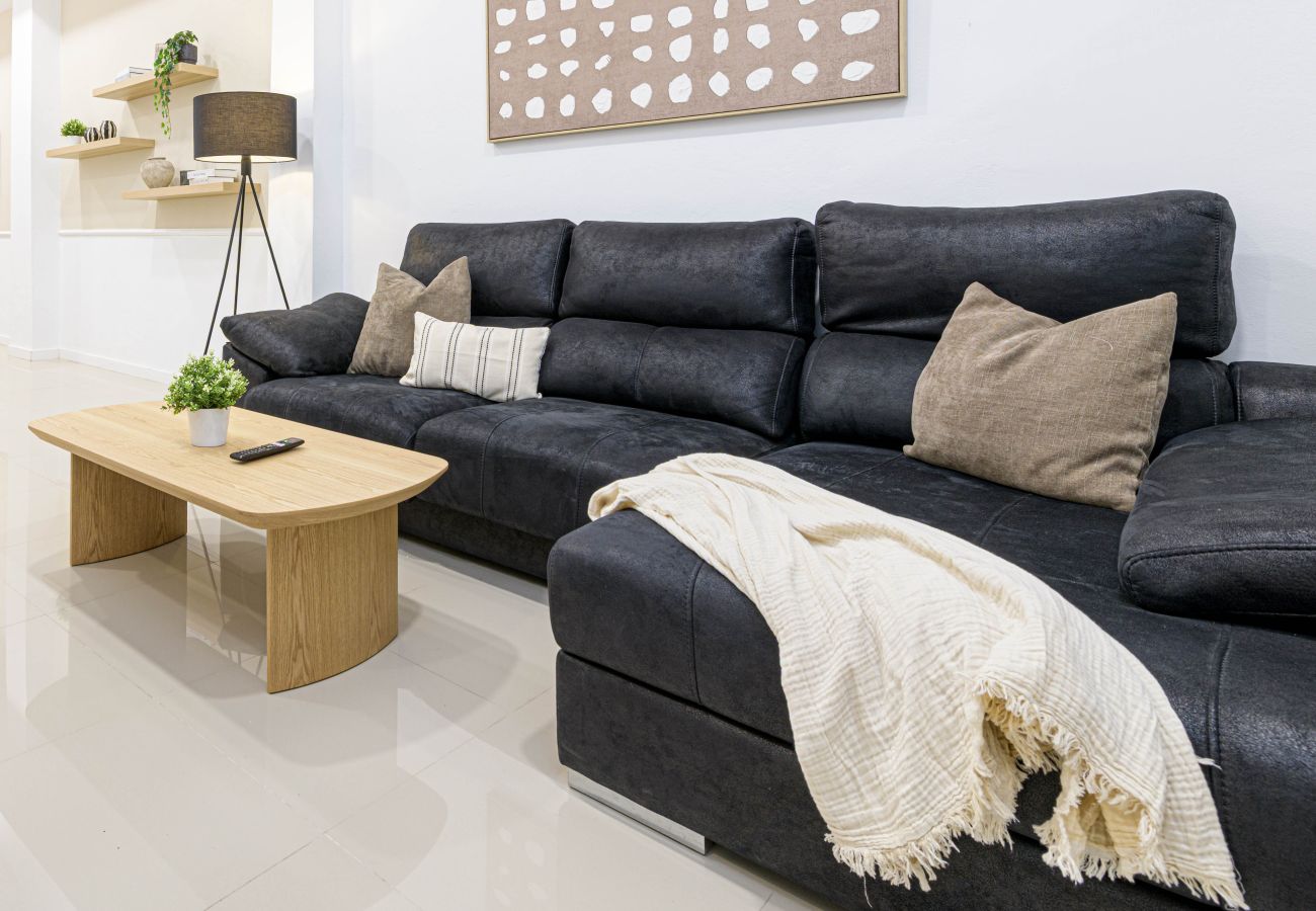 Ferienwohnung in Málaga - WintowinRentals Renoviertes Loft mit Garage neben dem Strand von Huelin Ferienwohnung in Málaga - WintowinRentals Renoviertes Loft mit Garage neben dem Strand von Huelin