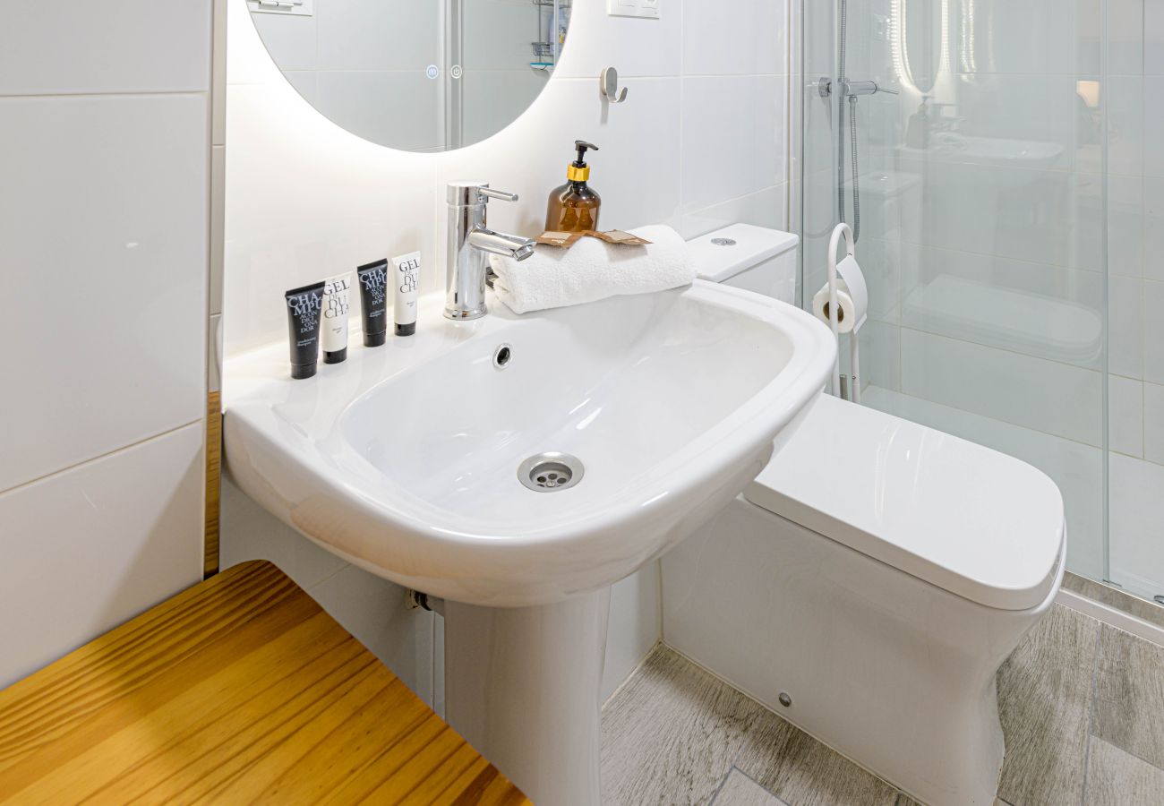 Ferienwohnung in Málaga - WintowinRentals Renoviertes Loft mit Garage neben dem Strand von Huelin Ferienwohnung in Málaga - WintowinRentals Renoviertes Loft mit Garage neben dem Strand von Huelin