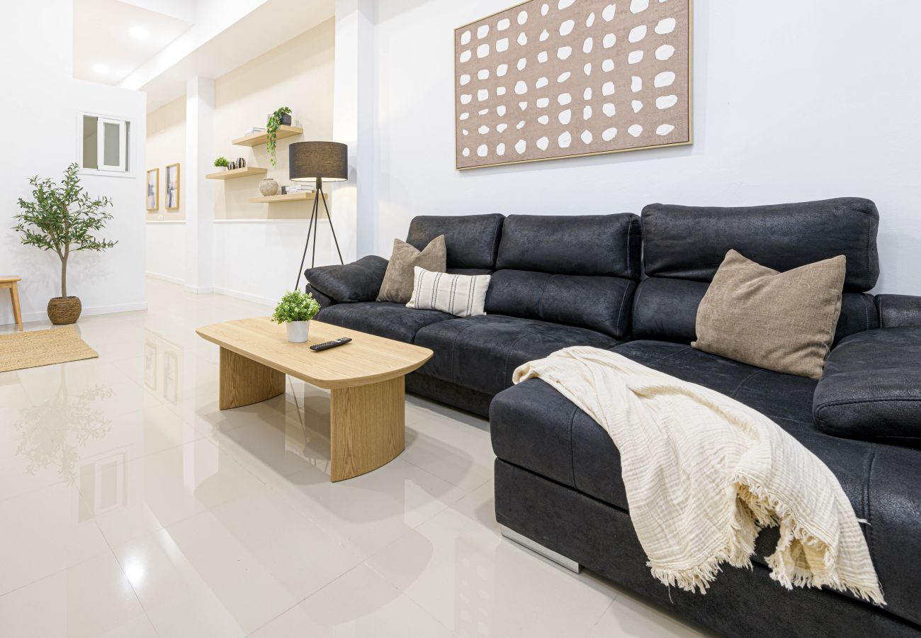 Ferienwohnung in Málaga - WintowinRentals Renoviertes Loft mit Garage neben dem Strand von Huelin Ferienwohnung in Málaga - WintowinRentals Renoviertes Loft mit Garage neben dem Strand von Huelin