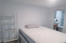 Ferienwohnung in Málaga - WintowinRentals Renoviertes Loft mit Garage neben dem Strand von Huelin