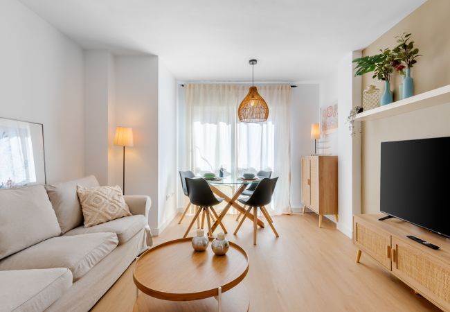  in Málaga - WintowinRentals Modernes Apartment mit privatem Innenhof in Málaga