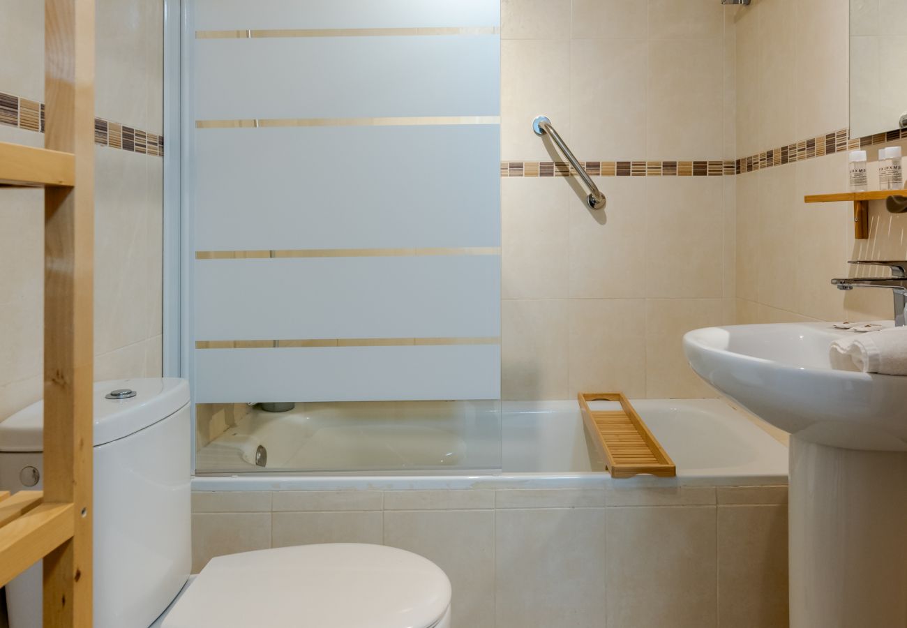 Ferienwohnung in Málaga - WintowinRentals Modernes Apartment mit privatem Innenhof in Málaga