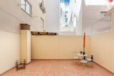 Ferienwohnung in Málaga - WintowinRentals Modernes Apartment mit privatem Innenhof in Málaga