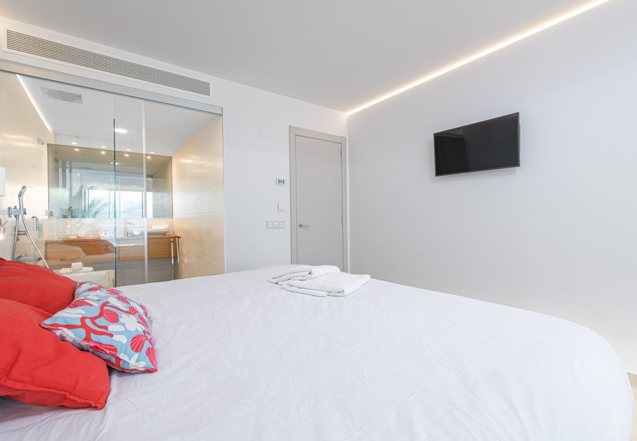 Ferienwohnung in Fuengirola - WintowinRentals Fuengirola – Exklusive Wohnung mit Meerblick, Terrasse, Pool und Parkplatz
