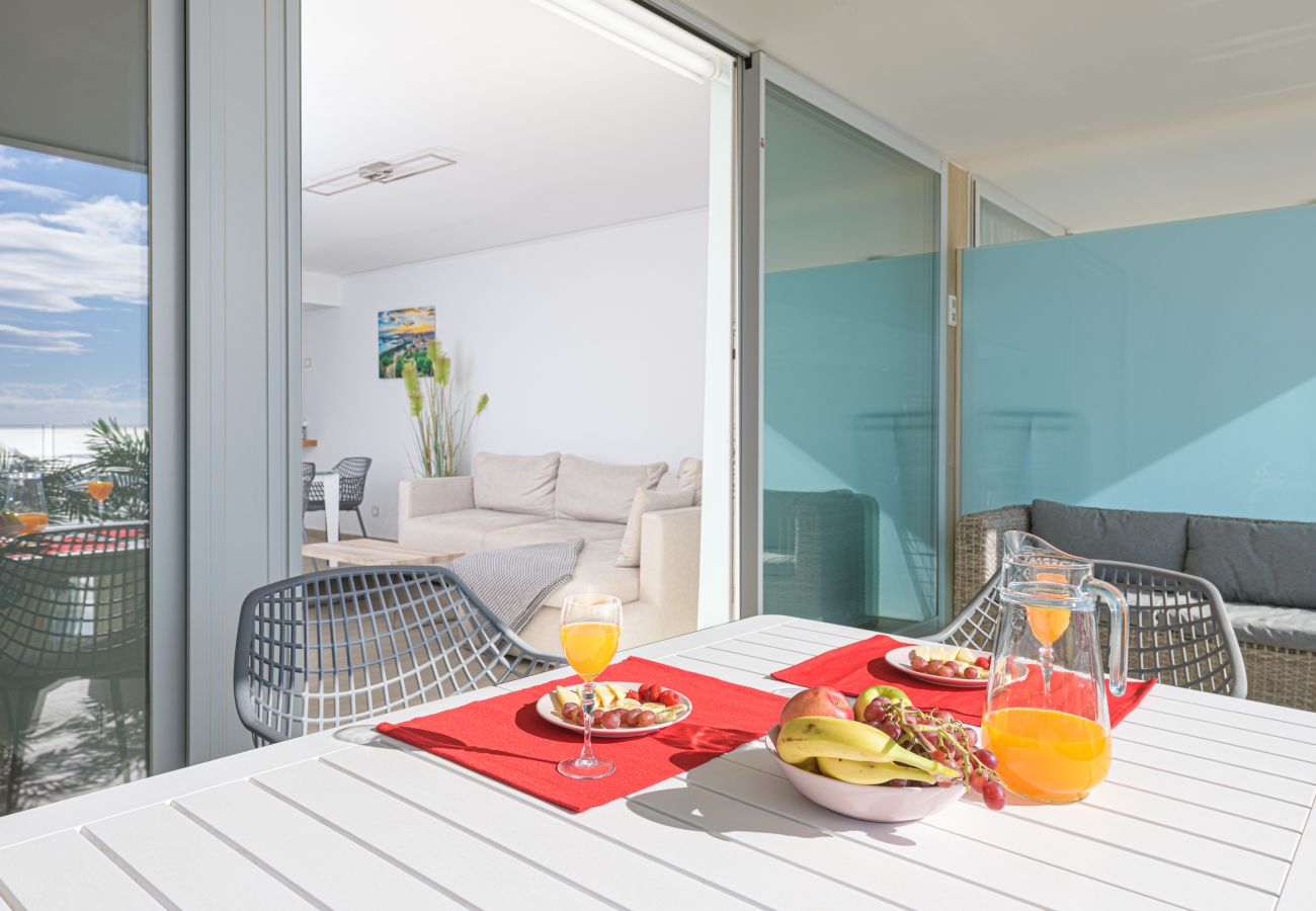 Ferienwohnung in Fuengirola - WintowinRentals Fuengirola – Exklusive Wohnung mit Meerblick, Terrasse, Pool und Parkplatz
