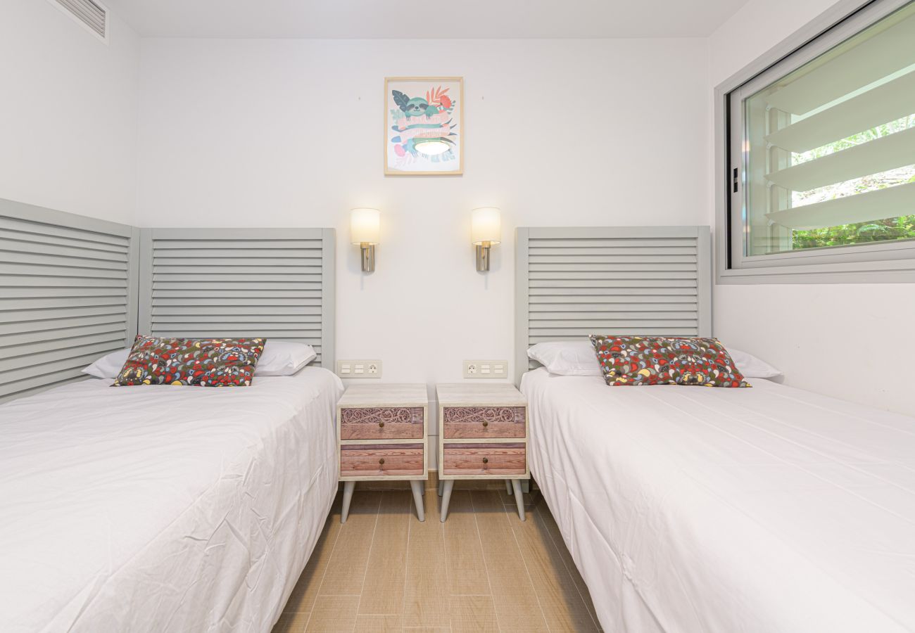 Ferienwohnung in Fuengirola - WintowinRentals Fuengirola – Exklusive Wohnung mit Meerblick, Terrasse, Pool und Parkplatz