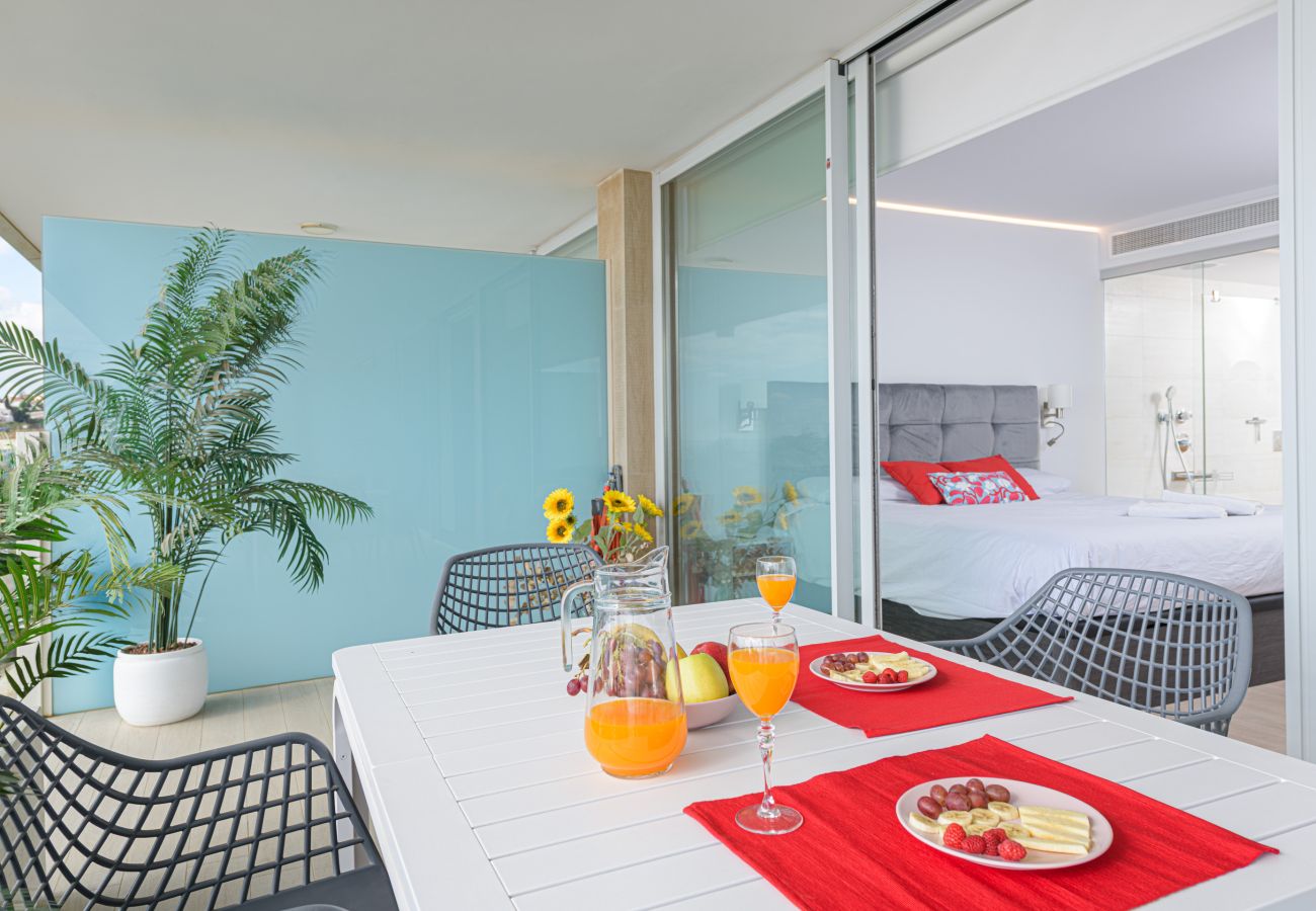 Ferienwohnung in Fuengirola - WintowinRentals Fuengirola – Exklusive Wohnung mit Meerblick, Terrasse, Pool und Parkplatz