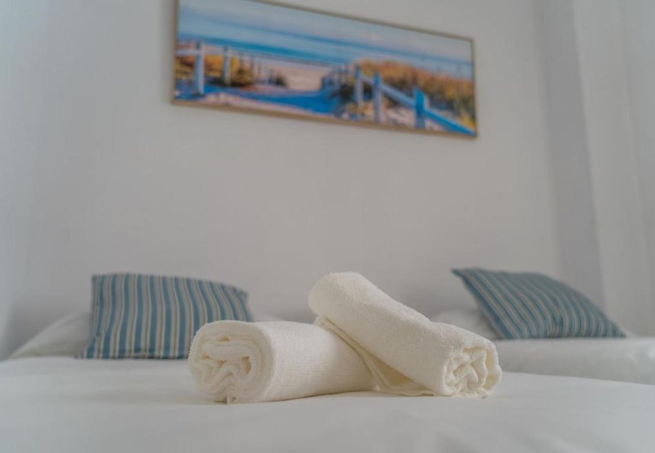 Ferienwohnung in La Cala del Moral - WintowinRentals Terrace, Pool, Parking in Cala del Moral