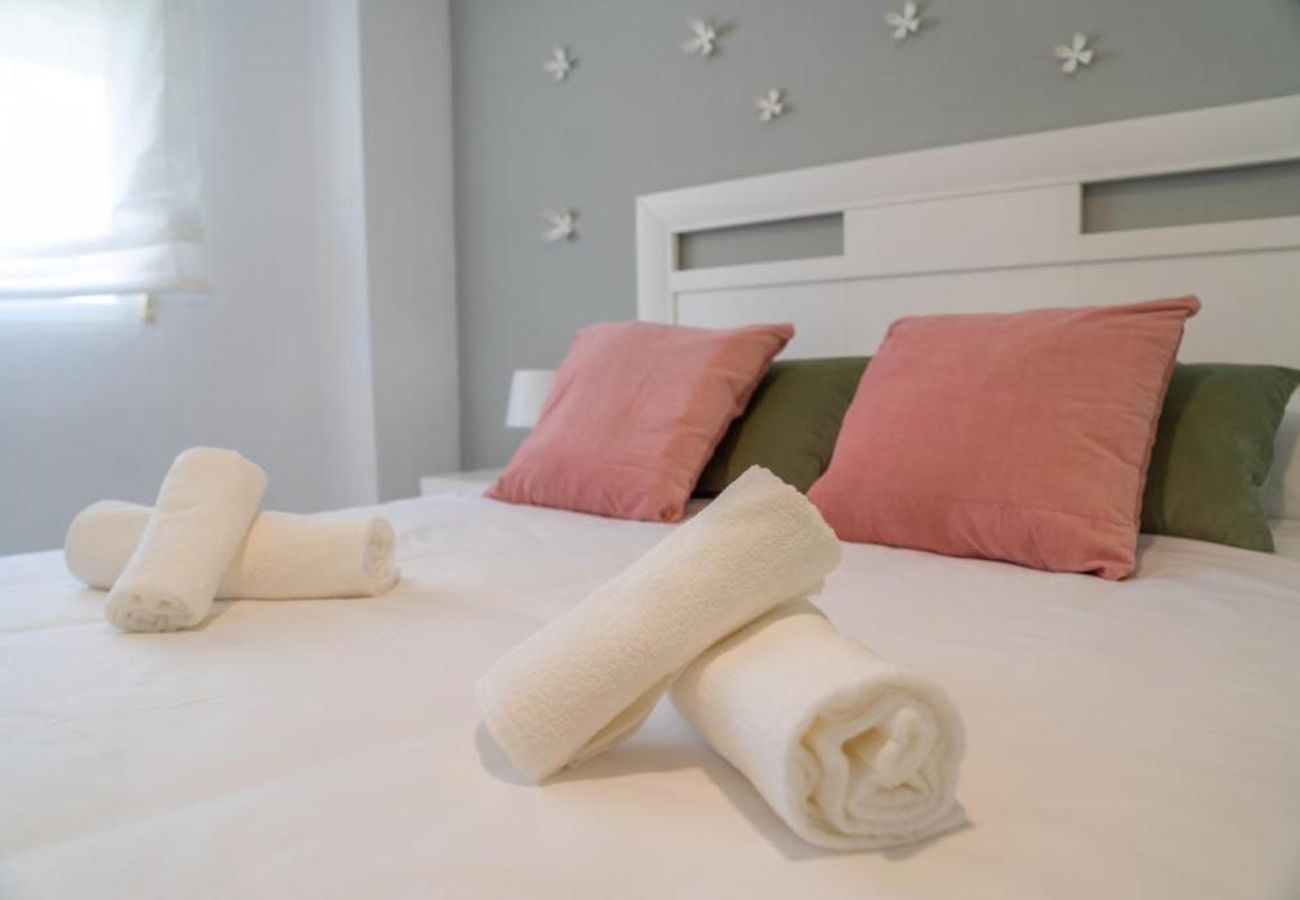 Ferienwohnung in La Cala del Moral - WintowinRentals Terrace, Pool, Parking in Cala del Moral