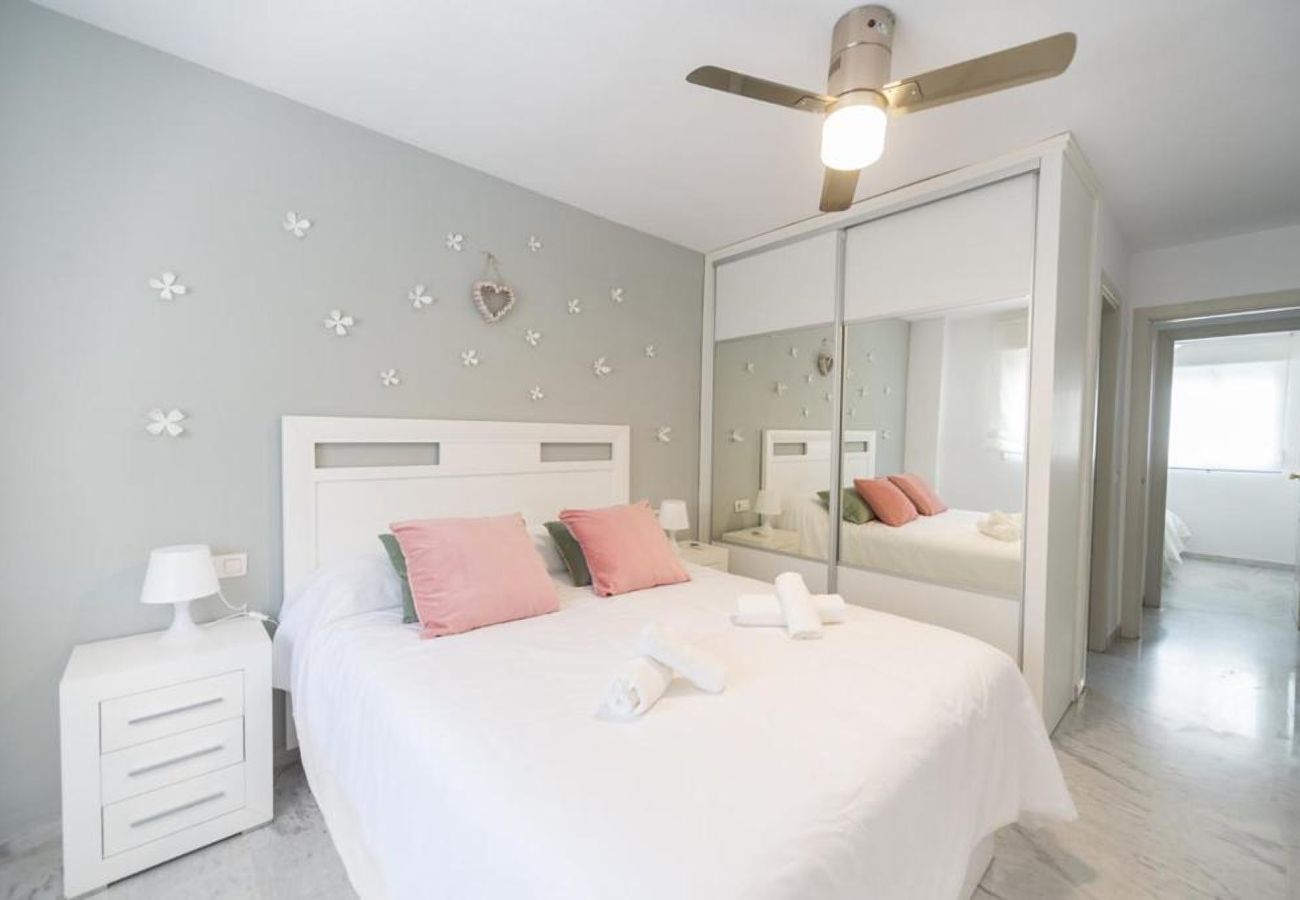 Ferienwohnung in La Cala del Moral - WintowinRentals Terrace, Pool, Parking in Cala del Moral