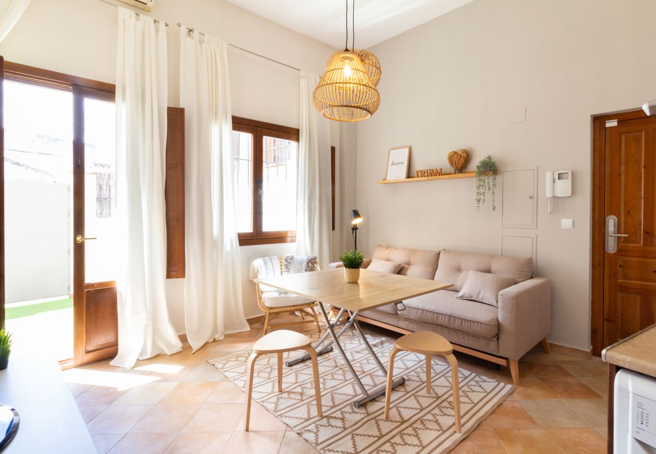 Ferienwohnung in Granada - WintowinRentals Gemütliche Wohnung mit privatem Innenhof neben dem Albaicín