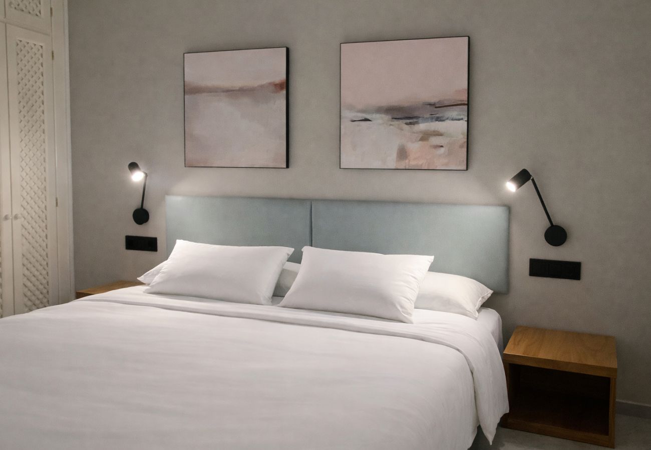 Ferienwohnung in Benalmádena - WintowinRentals Premium-Apartment mit Terrasse und Atemberaubendem Blick in Puerto Marina