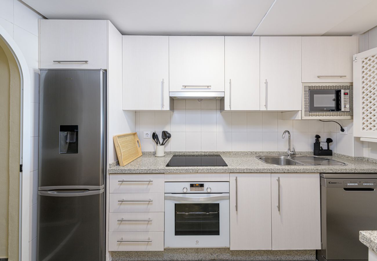 Ferienwohnung in Benalmádena - WintowinRentals Premium-Apartment mit Terrasse und Atemberaubendem Blick in Puerto Marina