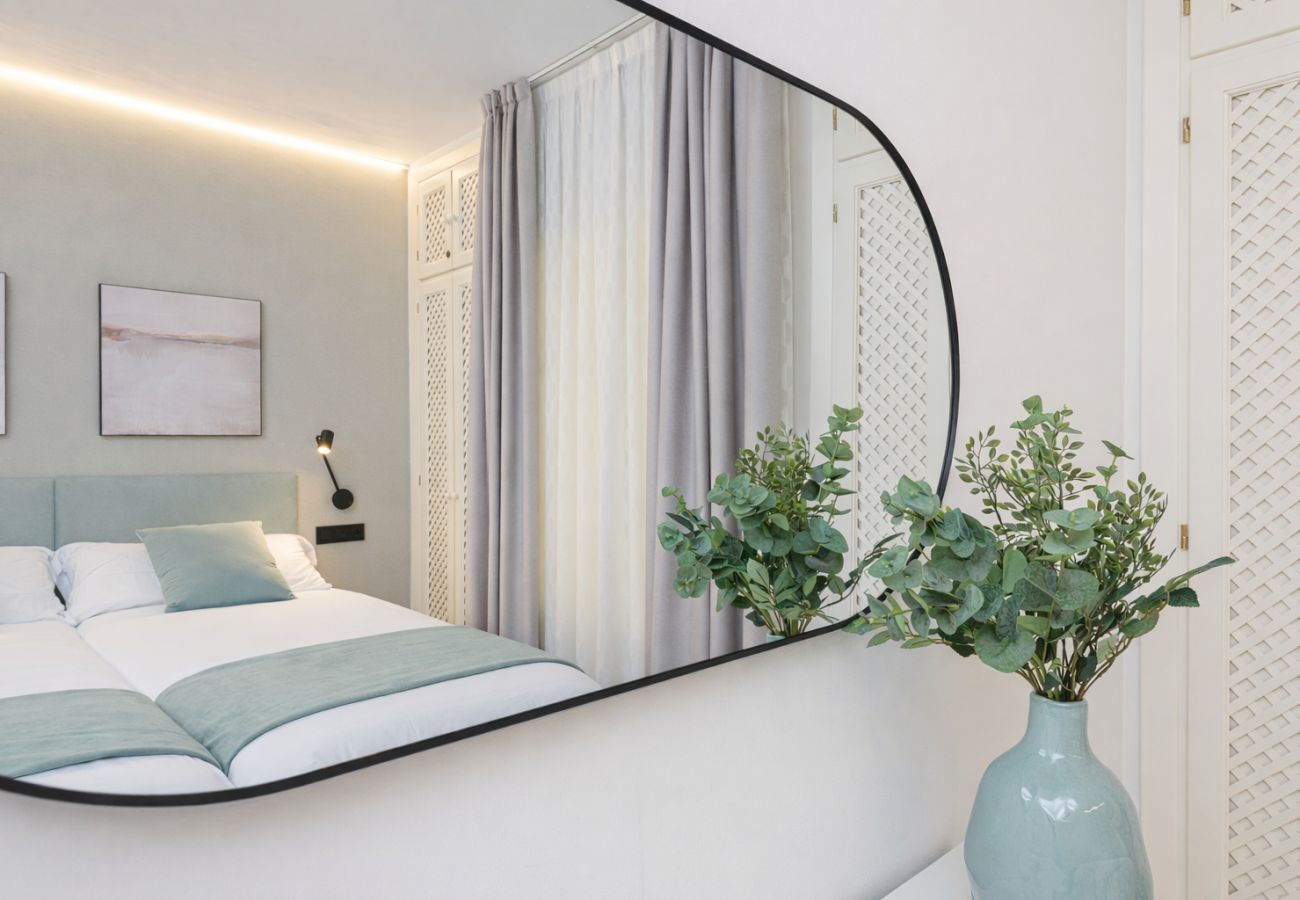 Ferienwohnung in Benalmádena - WintowinRentals Premium-Apartment mit Terrasse und Atemberaubendem Blick in Puerto Marina