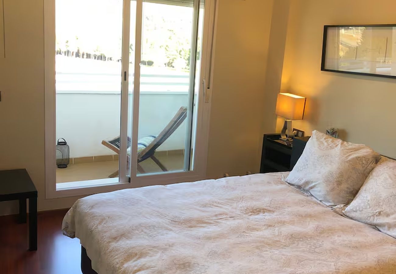 Ferienwohnung in Málaga - WintowinRentals SkyView Teatinos: Terrace, Bright & Open Views