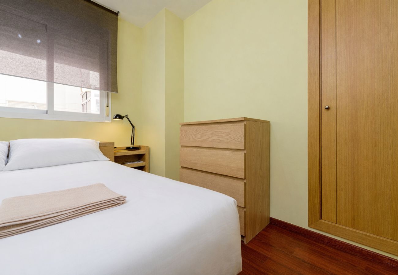 Ferienwohnung in Málaga - WintowinRentals SkyView Teatinos: Terrace, Bright & Open Views