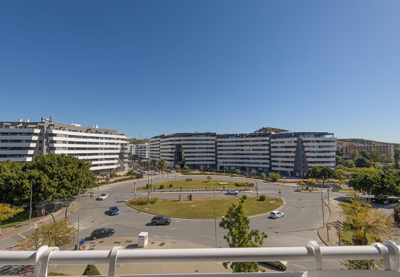 Ferienwohnung in Málaga - WintowinRentals SkyView Teatinos: Terrace, Bright & Open Views