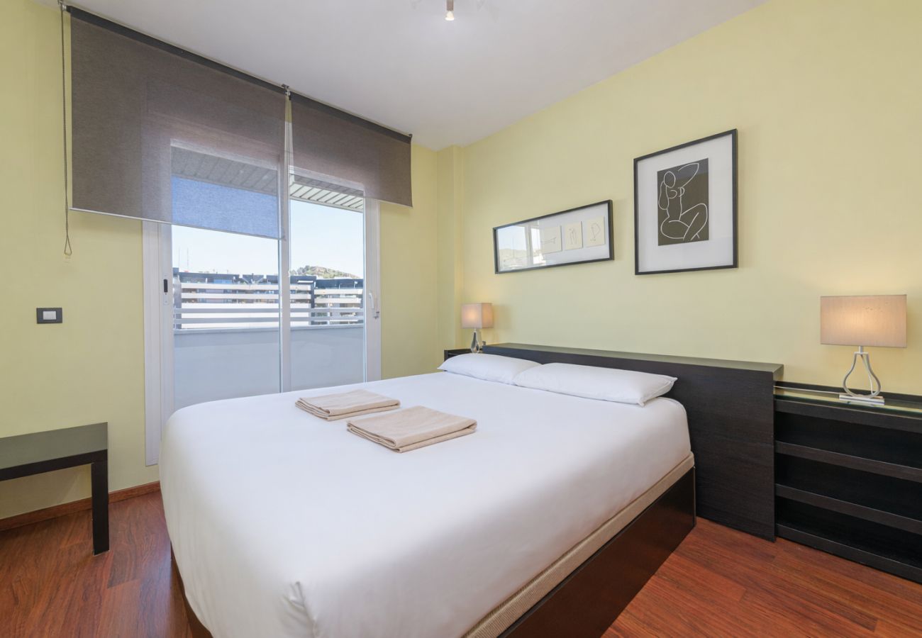 Ferienwohnung in Málaga - WintowinRentals SkyView Teatinos: Terrace, Bright & Open Views