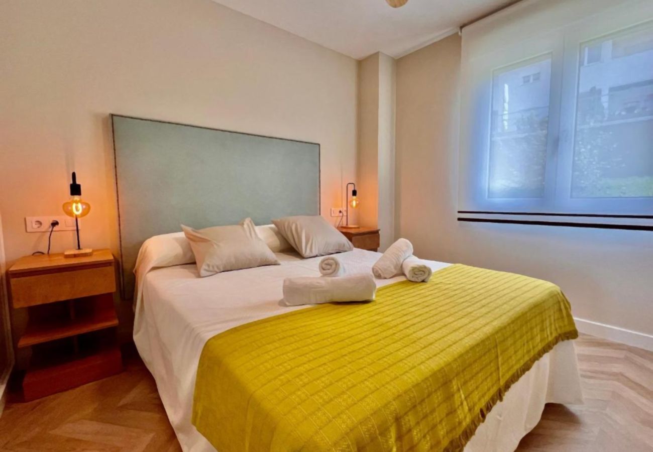 Ferienwohnung in Mogro - WintowinRentals Suite Miramar Apartment, Usil Beach