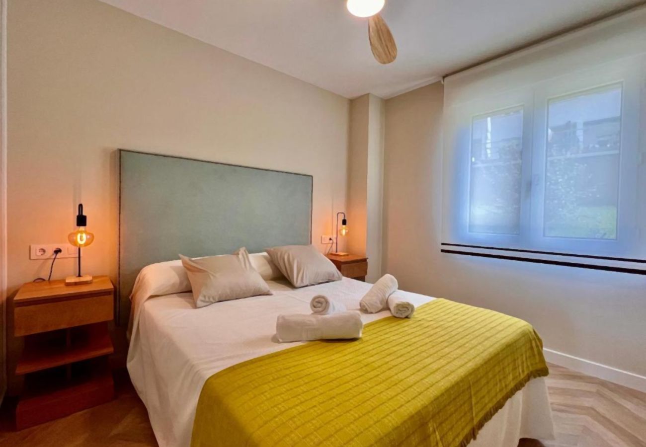 Ferienwohnung in Mogro - WintowinRentals Suite Miramar Apartment, Usil Beach