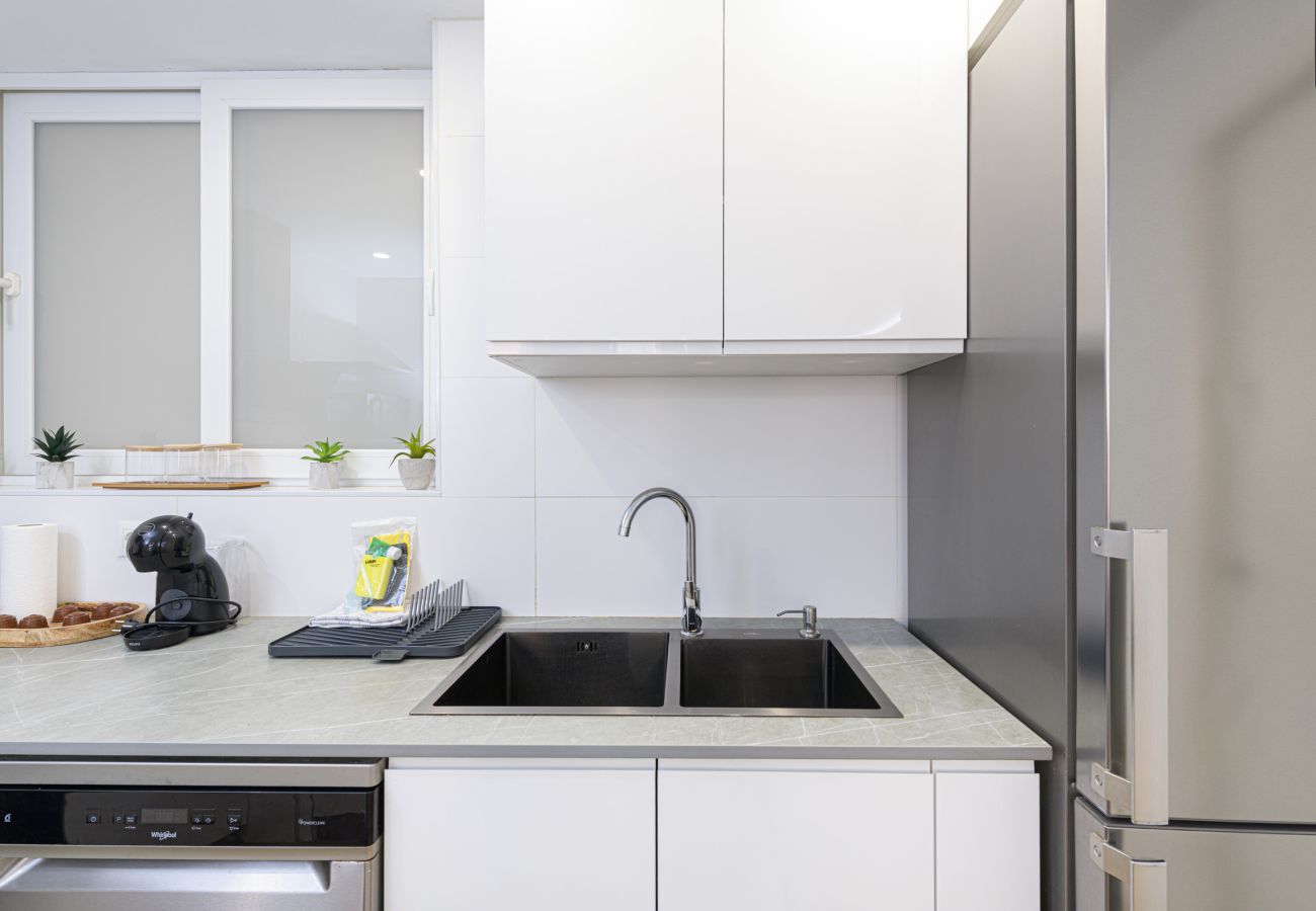 Ferienwohnung in Málaga - WintowinRentals Luxury Apartment with Sea Views in La Malagueta