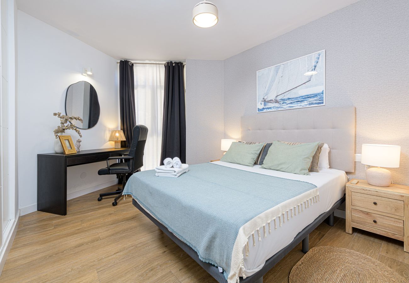 Ferienwohnung in Málaga - WintowinRentals Luxury Apartment with Sea Views in La Malagueta
