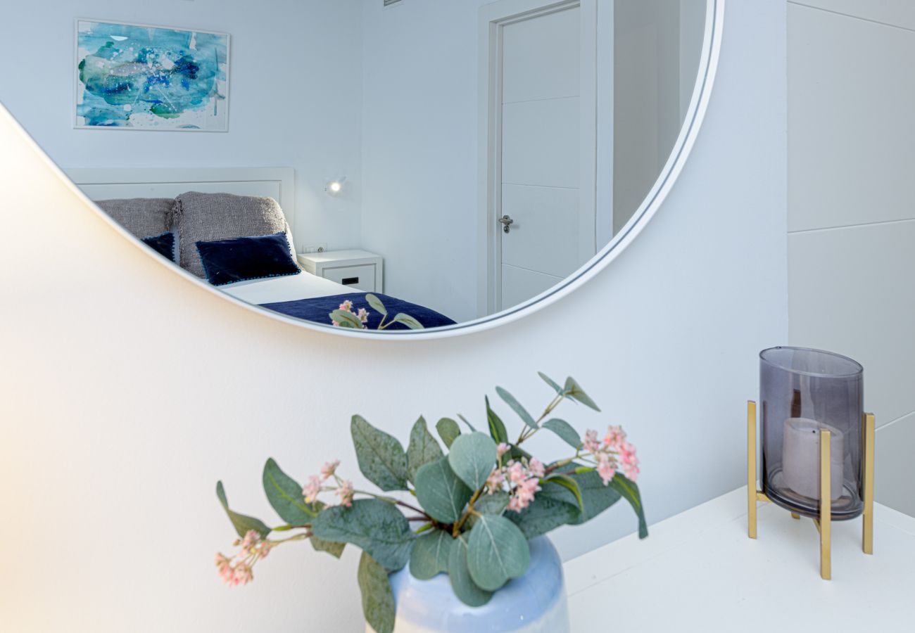 Ferienwohnung in Málaga - WintowinRentals Luxury Apartment with Sea Views in La Malagueta