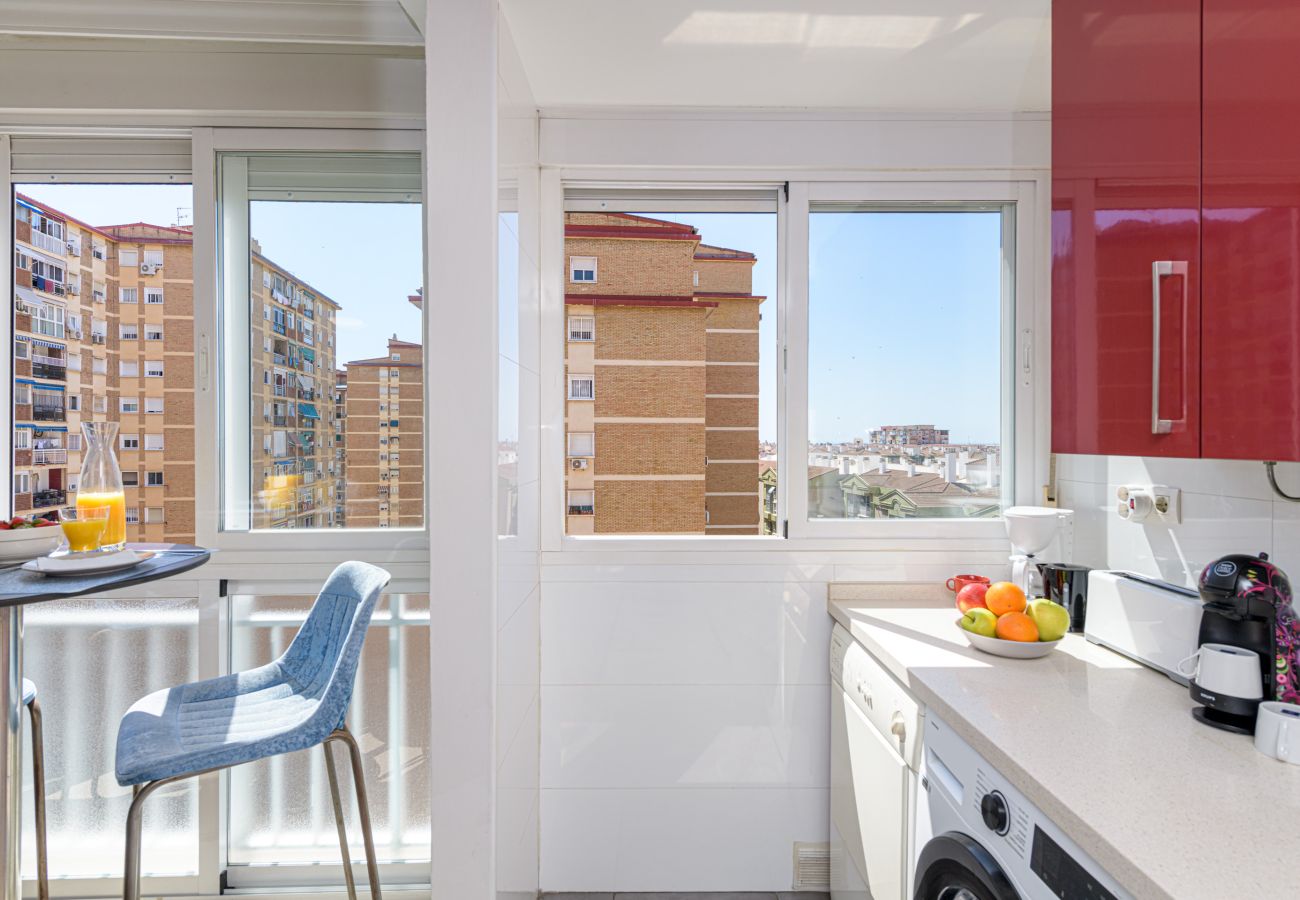 Ferienwohnung in Málaga - WintowinRentals Geräumiges Apartment in Huelin mit traumhaftem Ausblick, Parkplatz inklusive und in Strandnähe