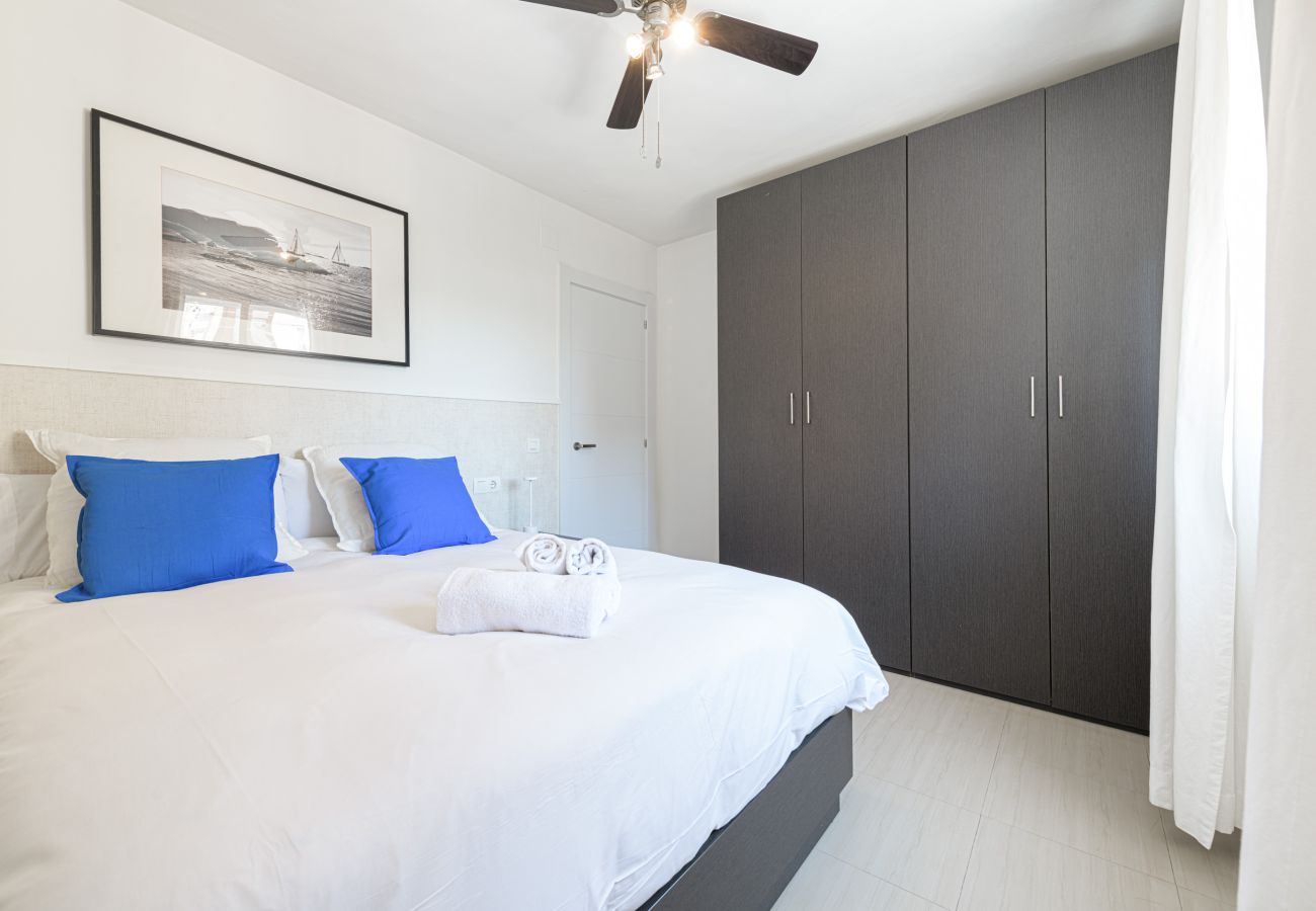 Ferienwohnung in Málaga - WintowinRentals Geräumiges Apartment in Huelin mit traumhaftem Ausblick, Parkplatz inklusive und in Strandnähe